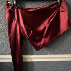 Crop top burgundy.